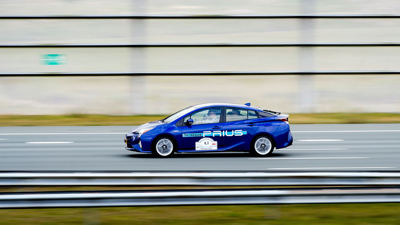 zelfrijdendeautoblauwe780.jpg