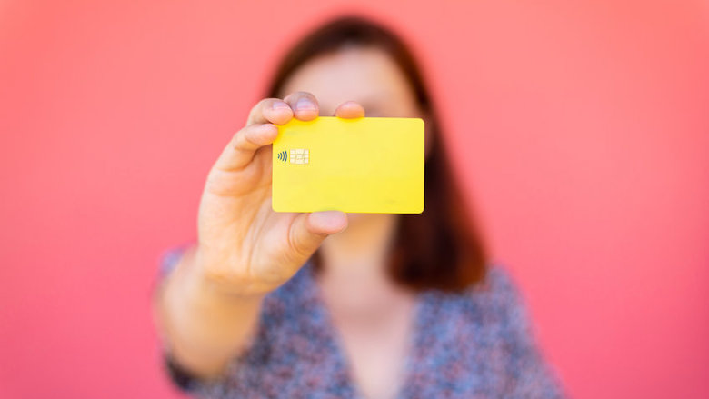 291021 gele creditcard pink.jpg