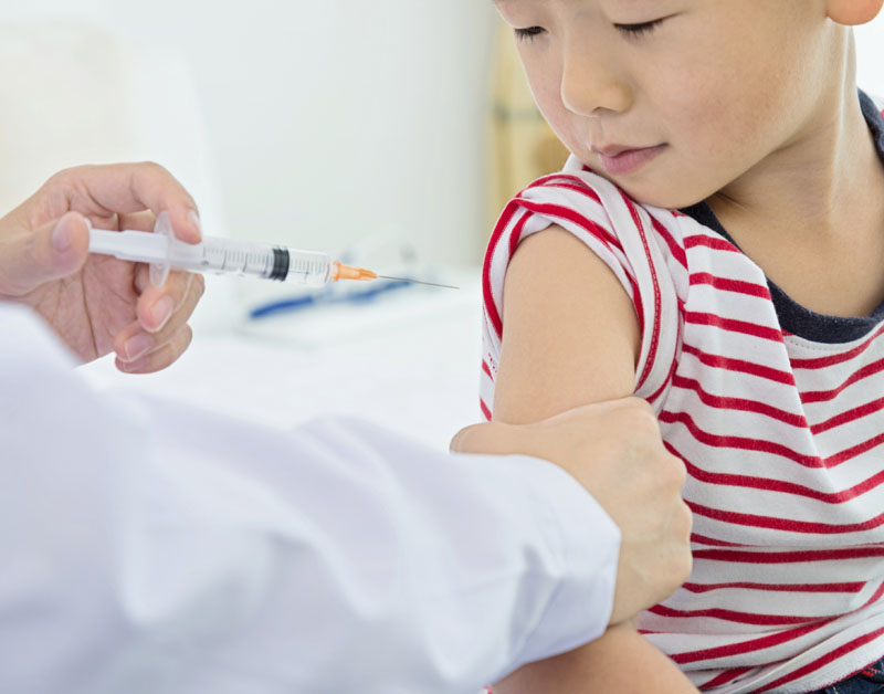 vaccin_prik_jongetje_arts_800x628.jpg vaccin_prik_jongetje_arts_800x628.jpg