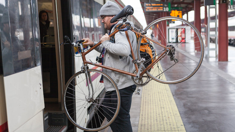 Reserven-ruimte-weinig-plek-fiets-trein-ns-reizigers-obstakel-87461281_l.jpg Reserven-ruimte-weinig-plek-fiets-trein-ns-reizigers-obstakel-87461281_l.jpg