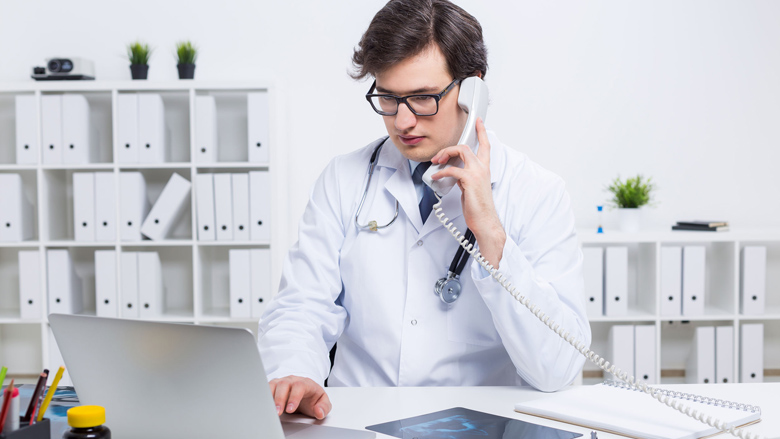 dokter_telefoon.jpg dokter_telefoon.jpg
