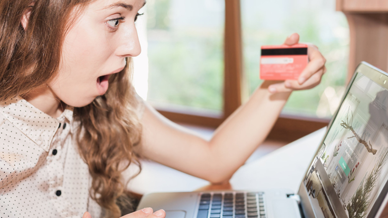 online_winkelen_vrouw_verrast_creditcard_123rf_780.jpg online_winkelen_vrouw_verrast_creditcard_123rf_780.jpg