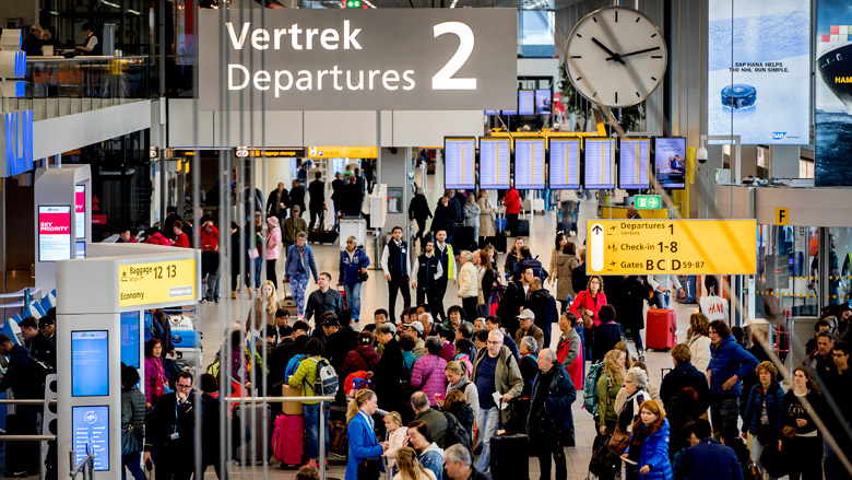 wachtrijschiphol13.jpg wachtrijschiphol13.jpg
