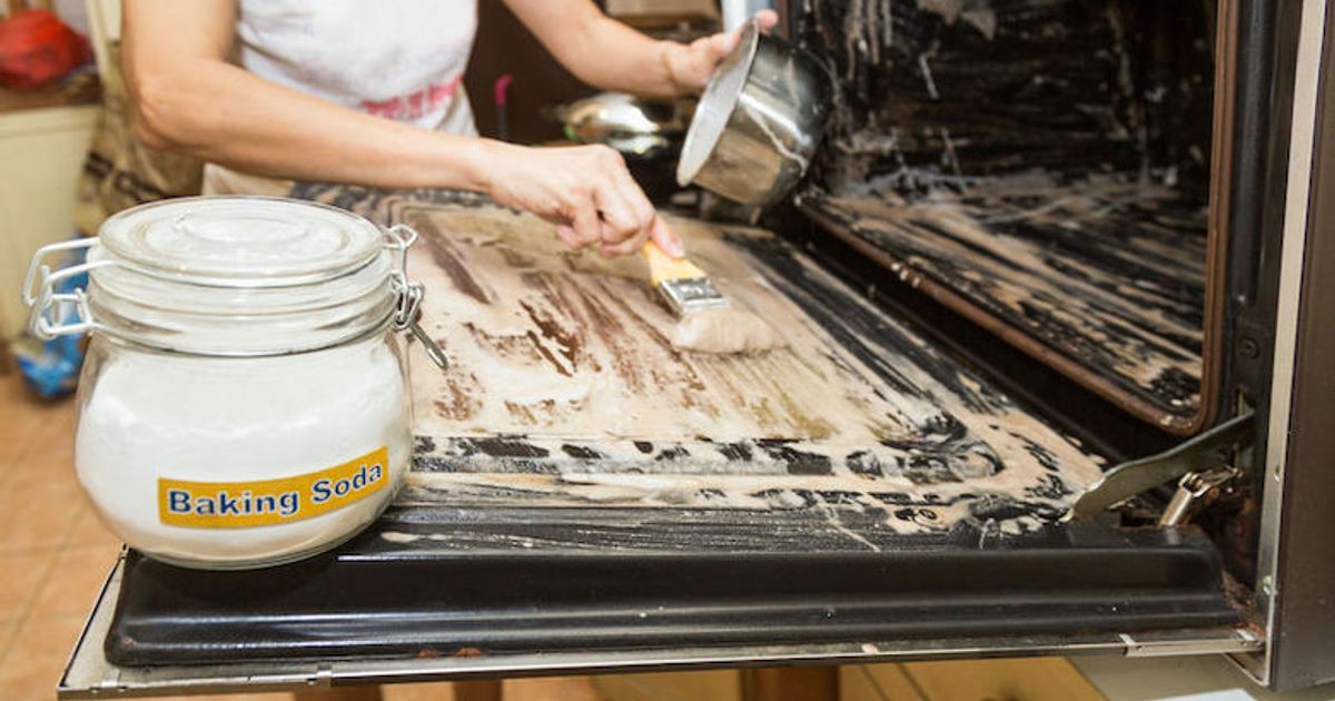 oven schoonmaken met soda en azijn