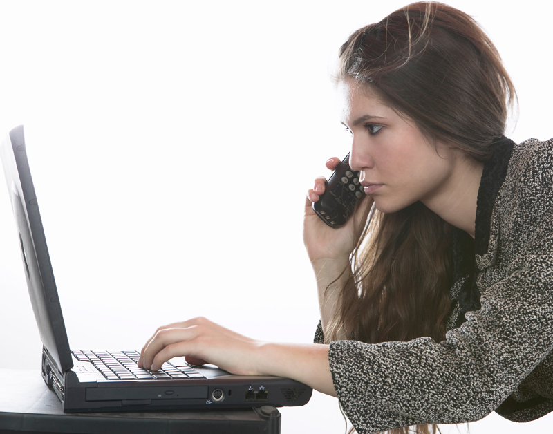 laptop-telefoon-vrouw-istock-aldra_800.jpg laptop-telefoon-vrouw-istock-aldra_800.jpg