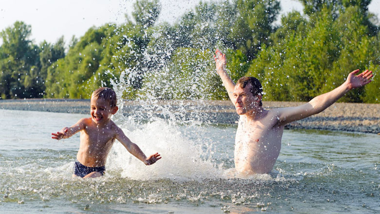 zwemmersjeukrecratieplassen27juni.jpg zwemmersjeukrecratieplassen27juni.jpg