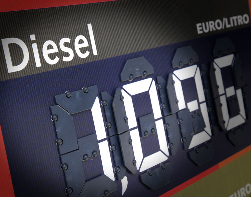 diesel_tanken_auto_geld_628.jpg diesel_tanken_auto_geld_628.jpg