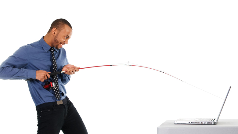 phishing-man-pc-780.jpg phishing-man-pc-780.jpg