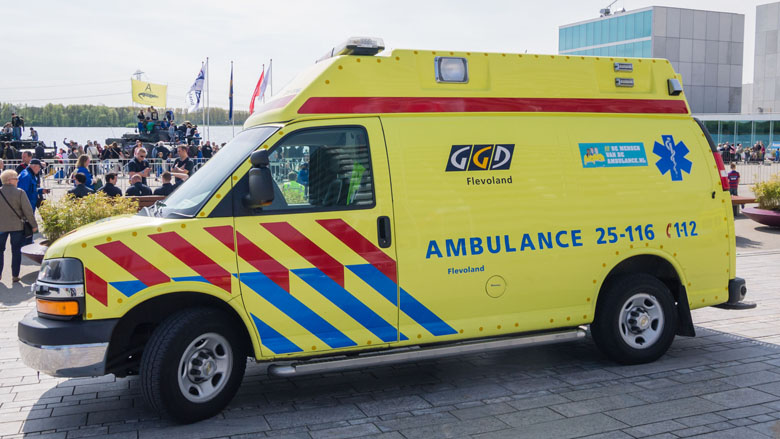 ambu154_780.jpg ambu154_780.jpg