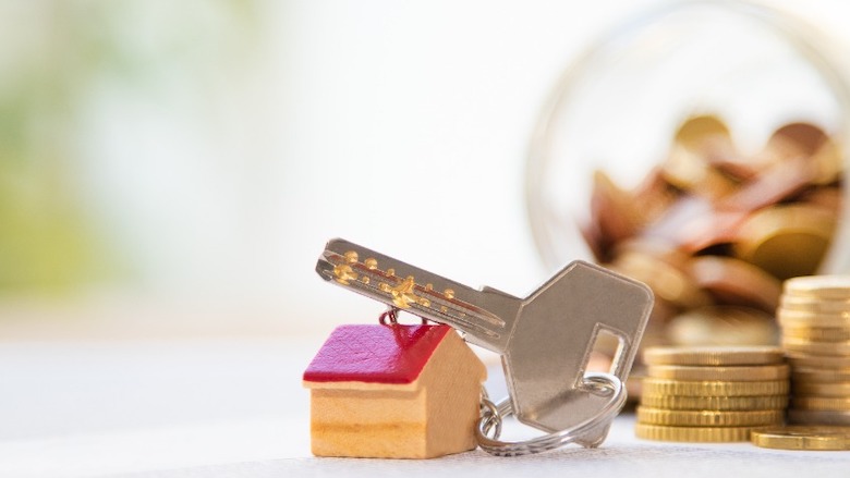 huis met geld en sleutel165128369_s.jpg huis met geld en sleutel165128369_s.jpg