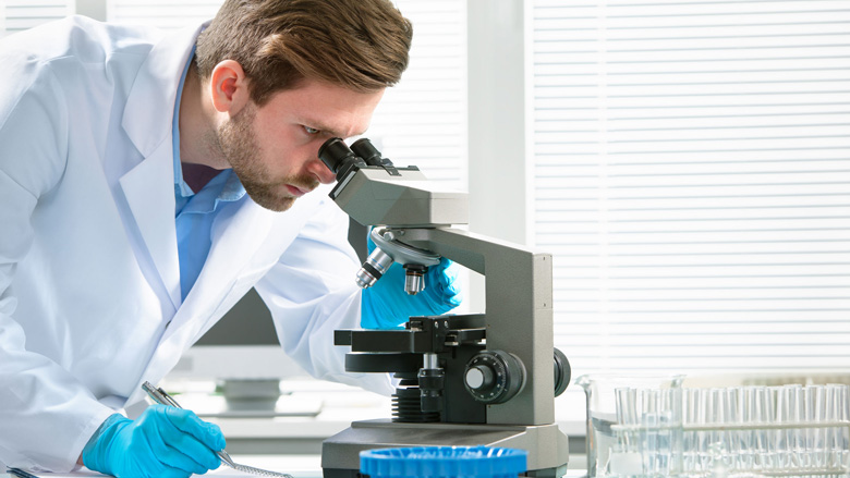 dokter-onderzoeken-hiv-780.jpg dokter-onderzoeken-hiv-780.jpg