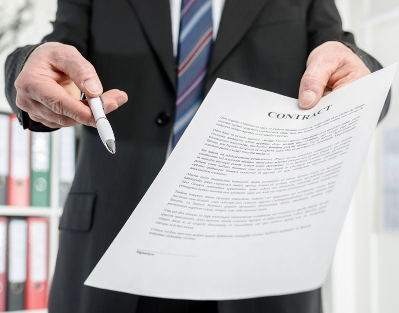 contract_man_628.jpg contract_man_628.jpg