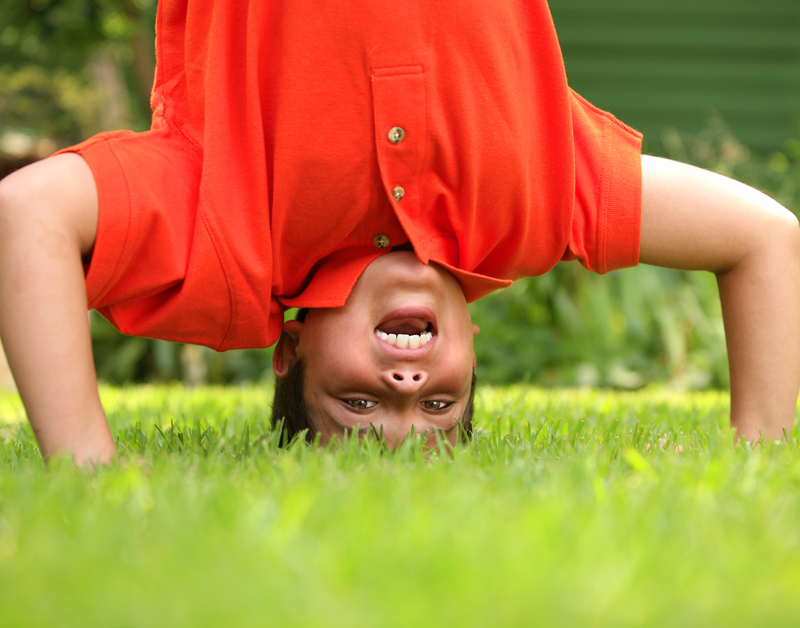 handstand_800x628.jpg handstand_800x628.jpg