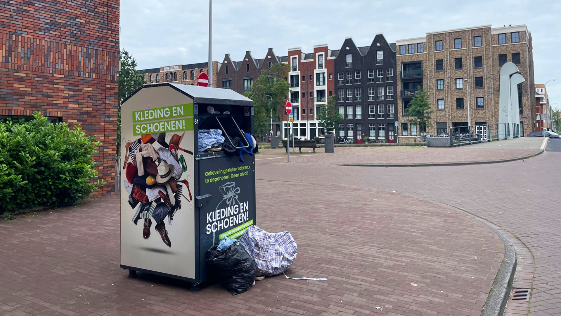 Illegale Kledingbak