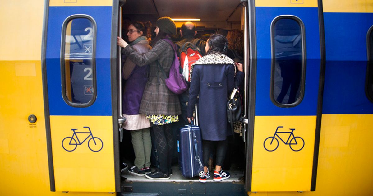 Vaker staan in de trein door tekort aan materieel | Radar - het ...