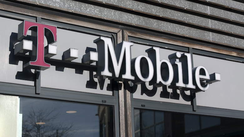 1:05 T-mobile.jpg 1:05 T-mobile.jpg