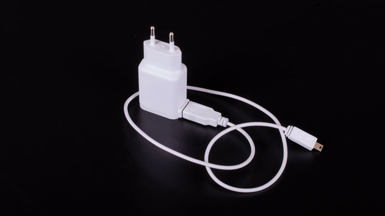 usb_oplader_780.jpg usb_oplader_780.jpg
