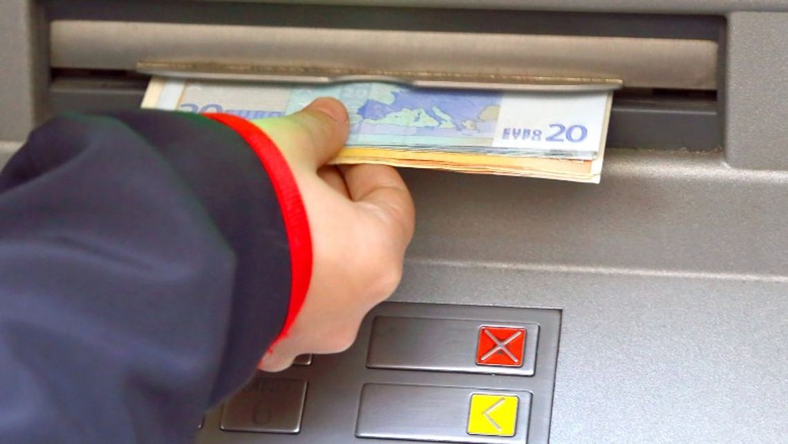 is cash advance included in credit limit