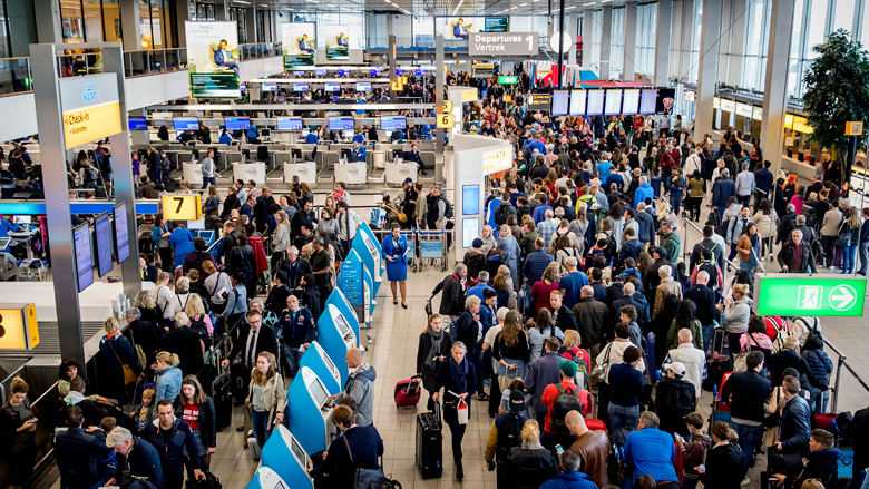 schiphol-drukte-tui-transavia-geen-uitval-780.jpg schiphol-drukte-tui-transavia-geen-uitval-780.jpg