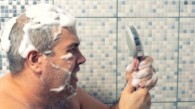 Douche-man-147916639_s.jpg Douche-man-147916639_s.jpg