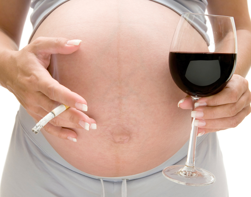 zwangere_vrouw_sigaret_wijn_alcohol_800x628.jpg zwangere_vrouw_sigaret_wijn_alcohol_800x628.jpg
