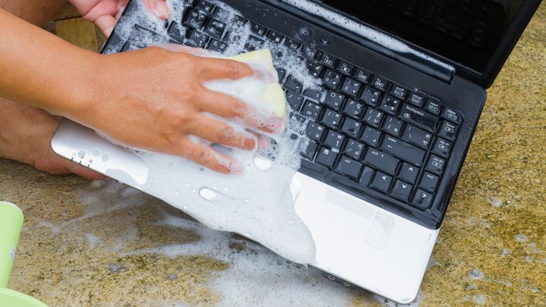 laptop schoonmaken.jpg laptop schoonmaken.jpg