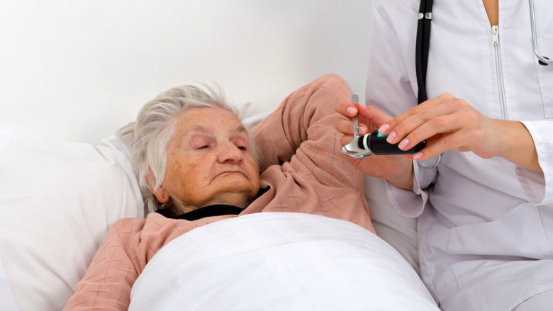 oudere-patient-griep-13122018.jpg oudere-patient-griep-13122018.jpg