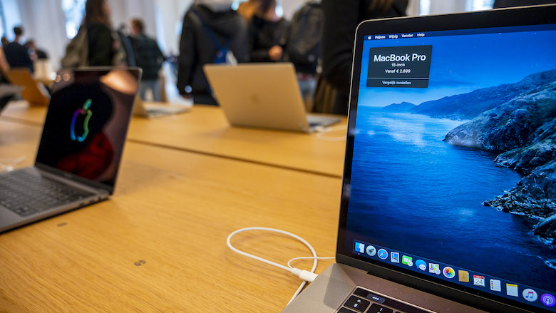 11:02 macbooks.jpg 11:02 macbooks.jpg