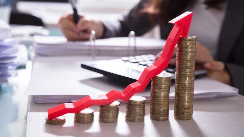 Inflatie-pijl-munten 2- 103156111_s.jpg