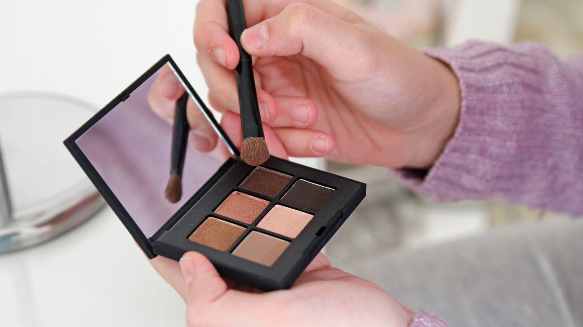 Make-up kistje met spiegel | Make up | Houten kistje met spiegel | By Bineke