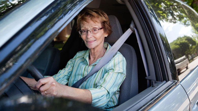 auto-oude-vrouw-foto-123.jpg auto-oude-vrouw-foto-123.jpg
