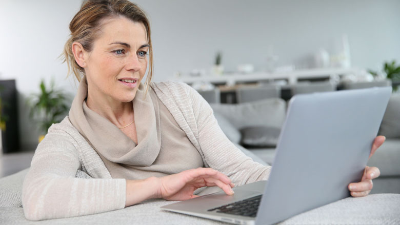 datingsite_vrouw_laptop_780.jpg