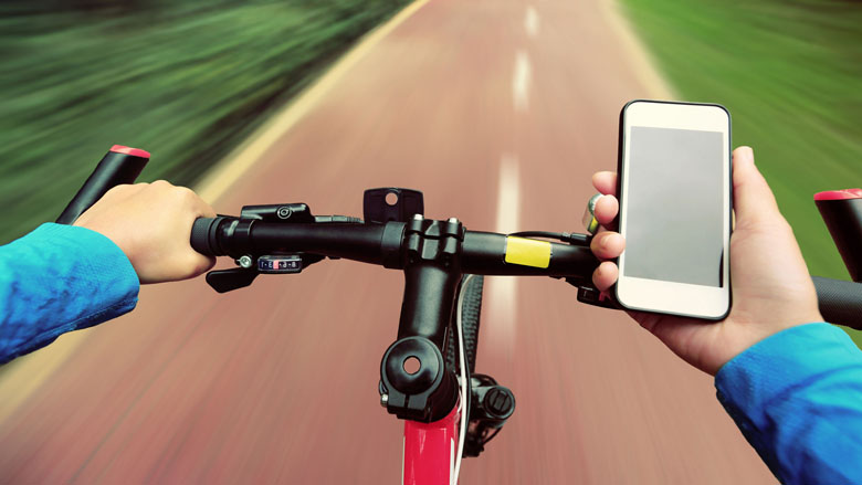 fiets_smartphone_220117_780.jpg