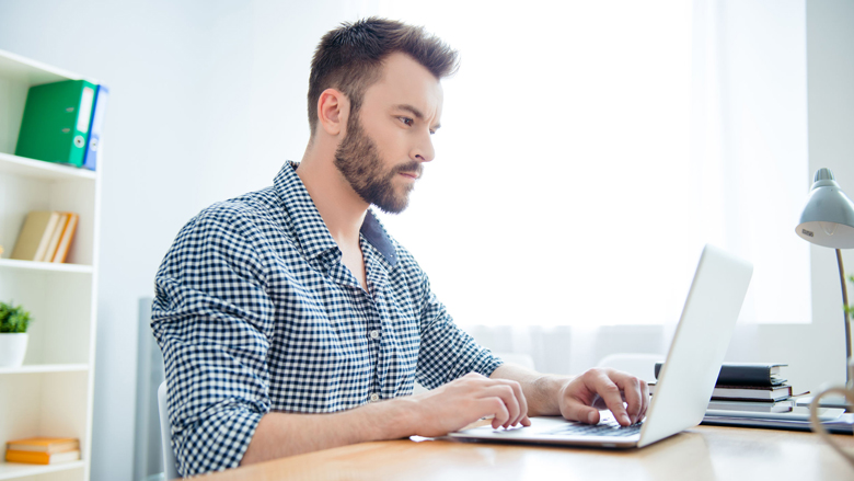 laptop_man_ruimt_mail_op_780.jpg laptop_man_ruimt_mail_op_780.jpg