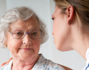 oudere_vrouw_verpleegster312.jpg