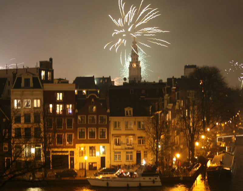 vuurwerk_amsterdam800.jpg vuurwerk_amsterdam800.jpg