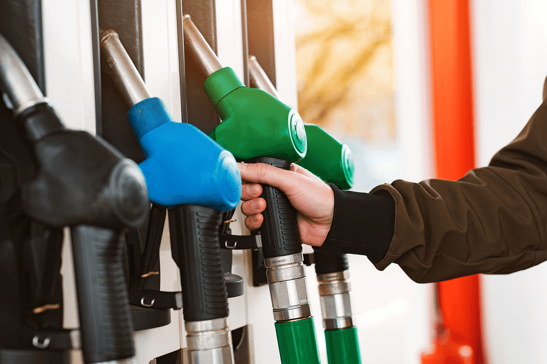 Benzine steeds duurder, maar je vergoeding niet: CNV wil hogere kilometervergoeding