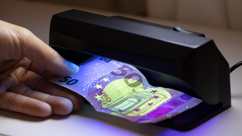 30092020 Radar vals geld storten.jpg