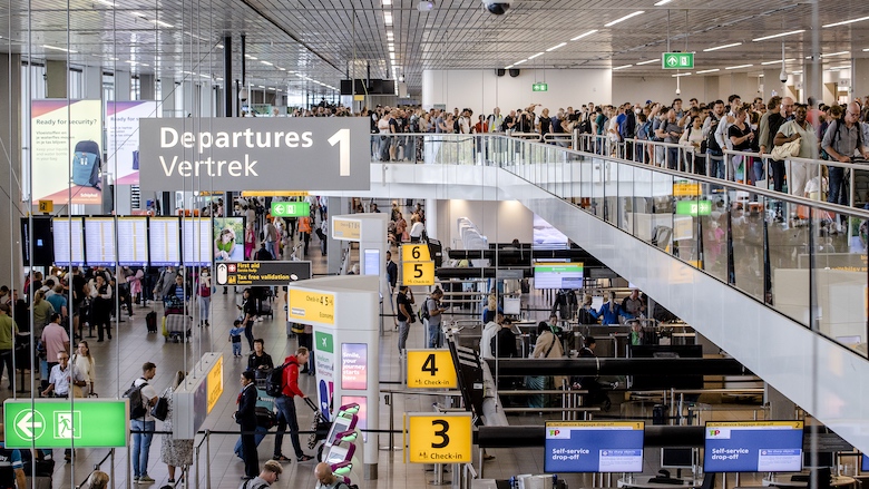 Drukte Schiphol.jpg Drukte Schiphol.jpg