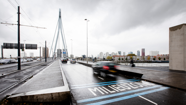 oude-benzine-auto-weer-in-milieuzone-111017.jpg oude-benzine-auto-weer-in-milieuzone-111017.jpg