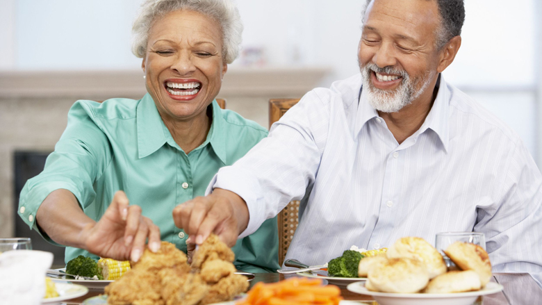 senioren-eten-vondeflat-keuzevrijheid-maaltijdrel-780.jpg senioren-eten-vondeflat-keuzevrijheid-maaltijdrel-780.jpg