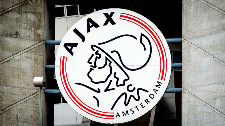 ajaxzwartehandel780.jpg ajaxzwartehandel780.jpg
