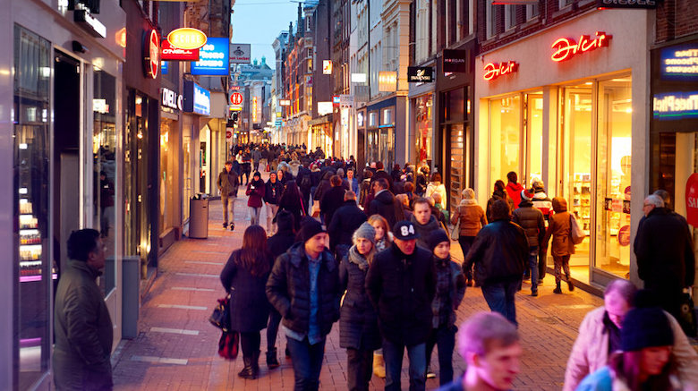 Koopavond winkelstraat.jpg Koopavond winkelstraat.jpg