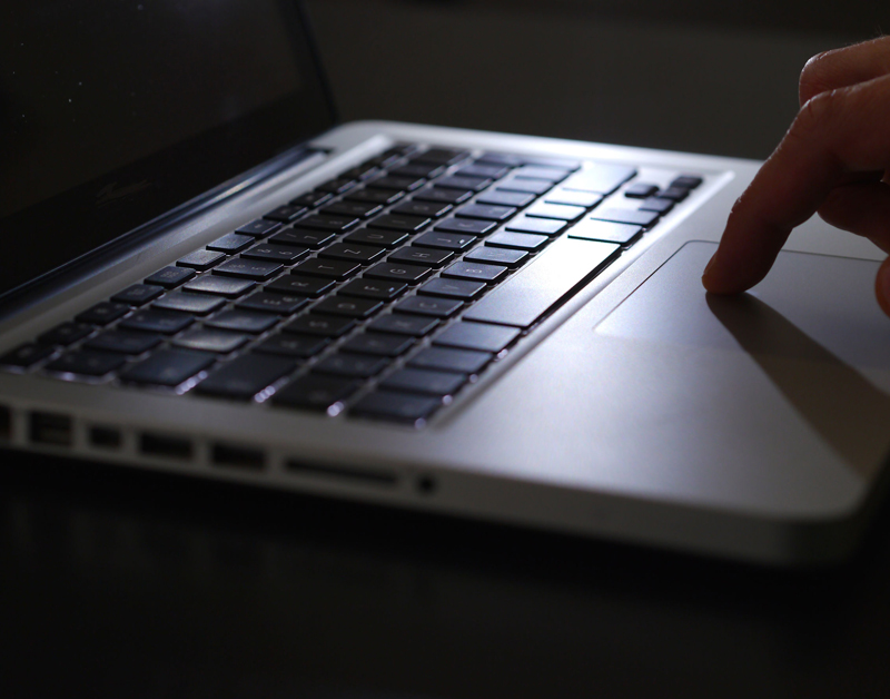 laptop_cr_800.jpg laptop_cr_800.jpg