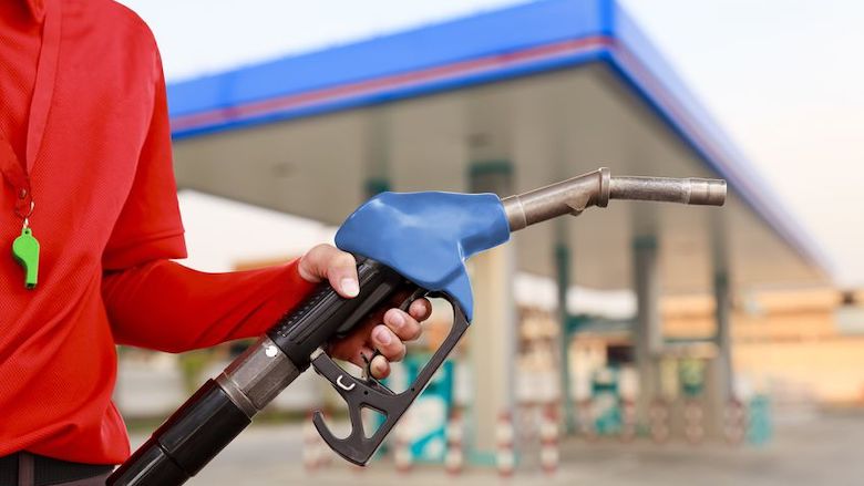 tankstation medewerker.jpg tankstation medewerker.jpg