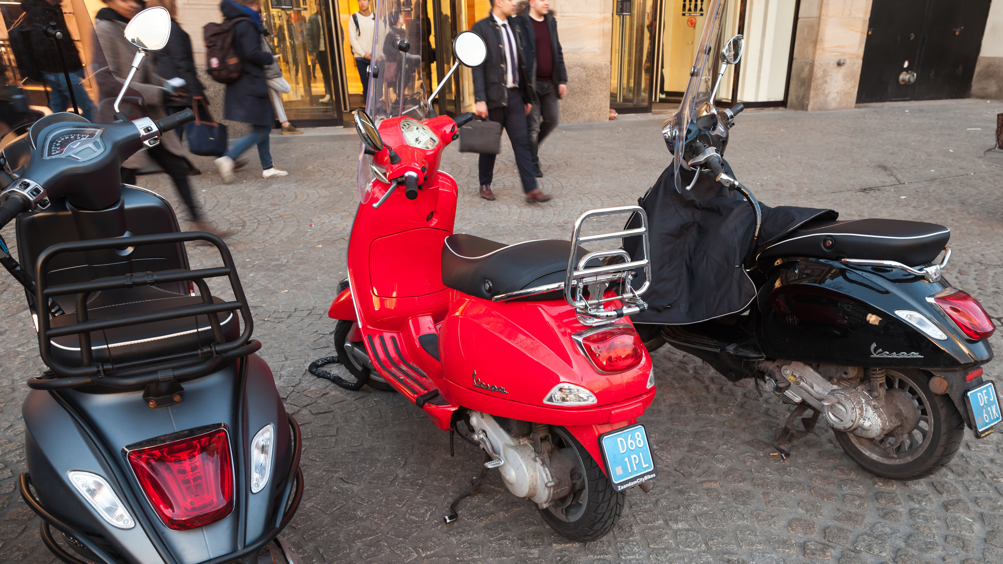 scooters-gestolen-11112019.jpg scooters-gestolen-11112019.jpg