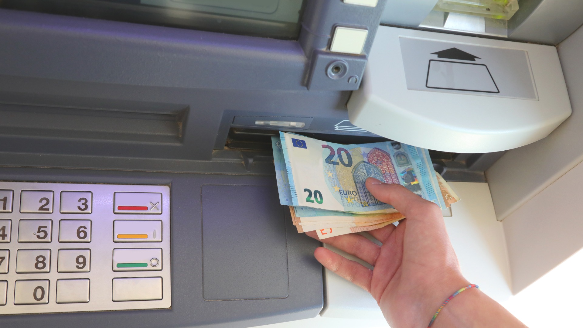 banken_geld_pinnen_2023.jpg banken_geld_pinnen_2023.jpg