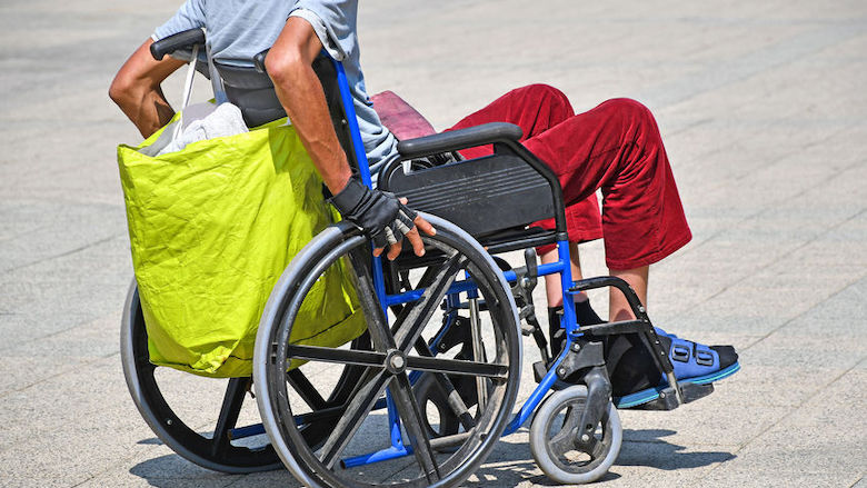 780x439 201120 rolstoel winkelen.jpg