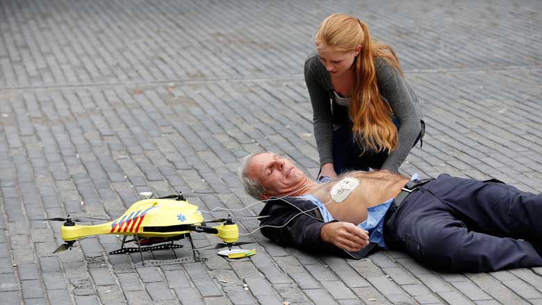 drone-ambu-13-06-780.jpg drone-ambu-13-06-780.jpg