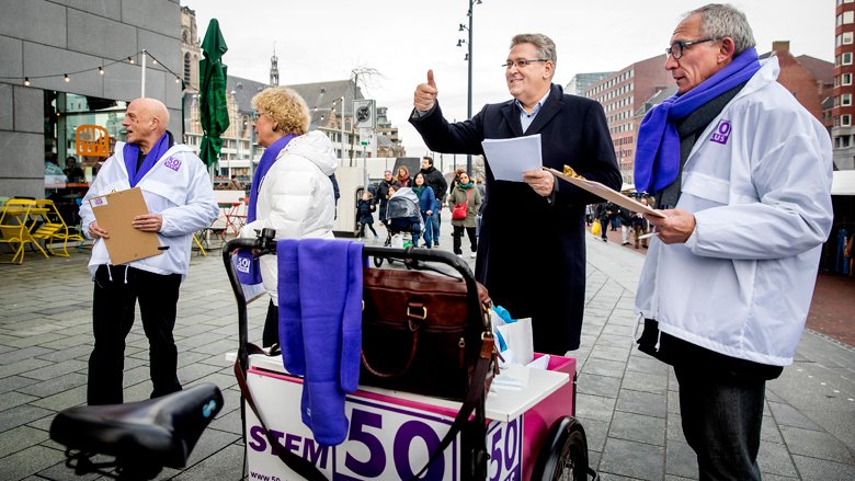 50plus-verzamelt-5000-handtekeningen-voor-referendum-_aflosboete_.jpg 50plus-verzamelt-5000-handtekeningen-voor-referendum-_aflosboete_.jpg